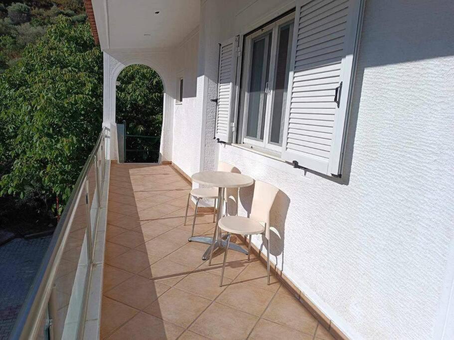ολόκληρος όροφος αγροτική οικία Apartment Neos Pirgos
